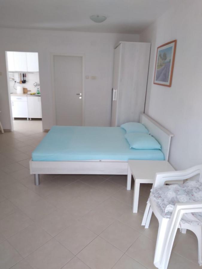 Apartment Perla - 150M From The Sea Novi Vinodolski Eksteriør billede